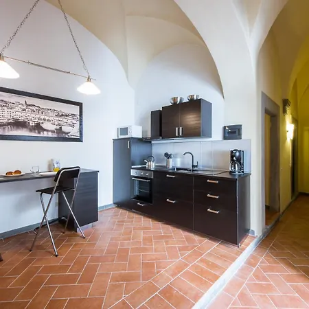 Via Dei Servi Firenze